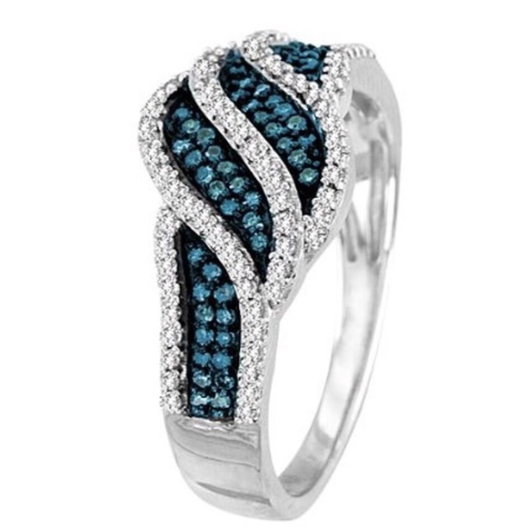 Jewelry - NIB Women’s Noble .925 Sterling Silver Ring!